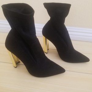 Forever 21 Black Fabric Ankle Boots with Gold Heel Size 7.5
